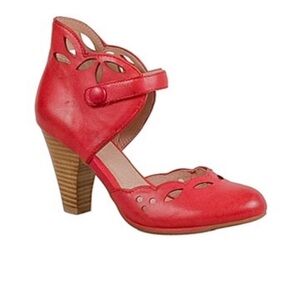 Miz Mooz Carlotta leather Mary Jane Heels 8 38.5